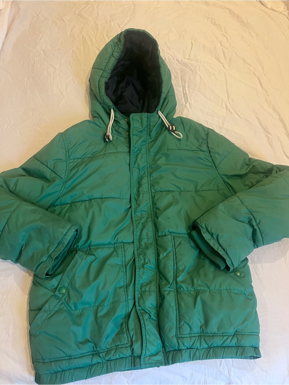 Divided Men’s Green Hooded Puffer Jacket L Full Zip Pockets Lined Boat Style